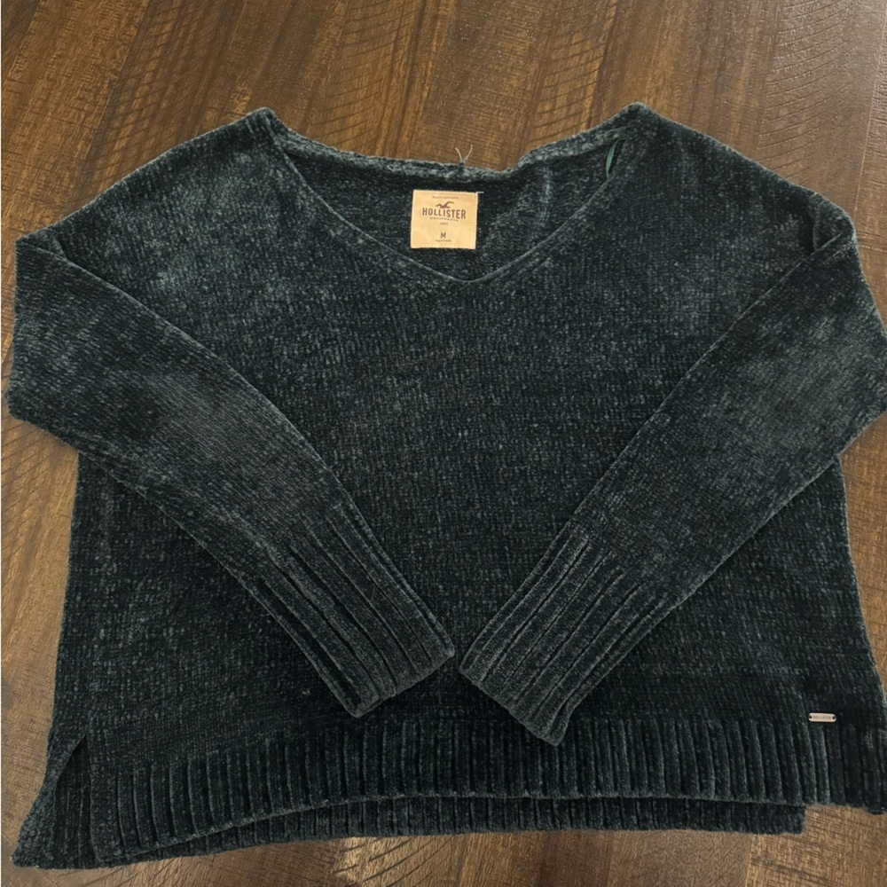 Hollister Women’s Medium Green Sweater